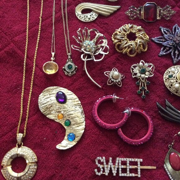 43 Piece Lot of Retro & Vintage Rhinestone Jewelry for the Collector - Picture 4 of 11